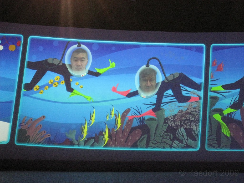 Disney 2010 D3 0340.jpg - January 9-11, 2010 Disney World Florida. Monday, up and ready to roll, took shuttle to Epcot. Caught a couple shows and took a lot of pictures. Finally had to call it a day to get to our plane to go home.